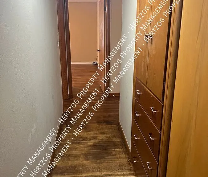 1701 El Camino St — Photo 4