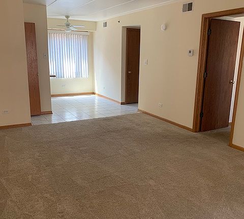 4th image of 10541 S Parkside Ave #2W