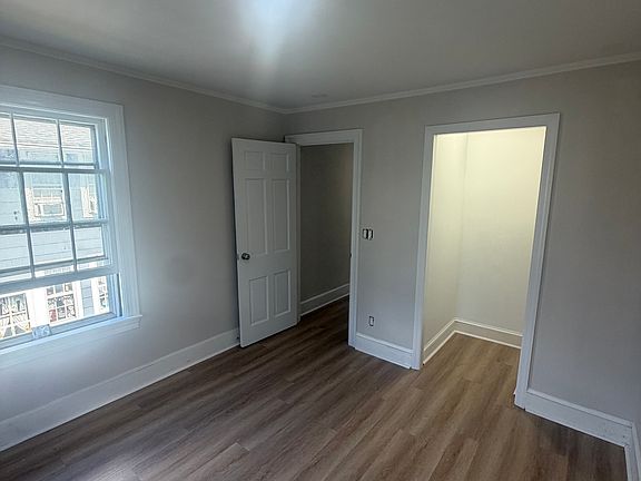 4th image of 75 Newtown Ave #2