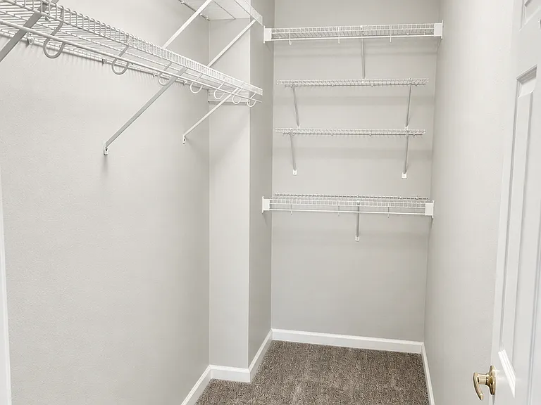 500 Red Table Apartments — Photo 19