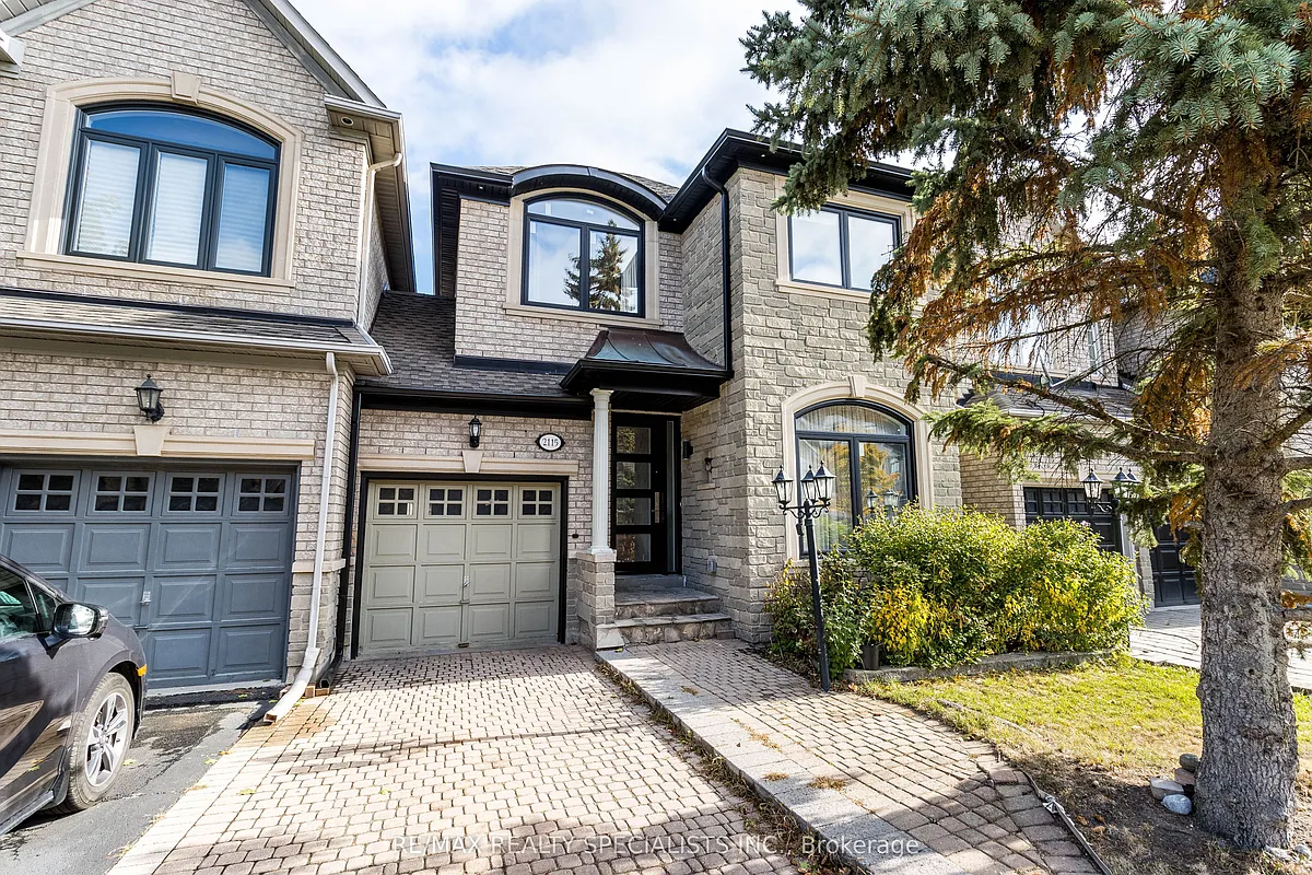 Building Photo - 2115 Pinevalley Cres