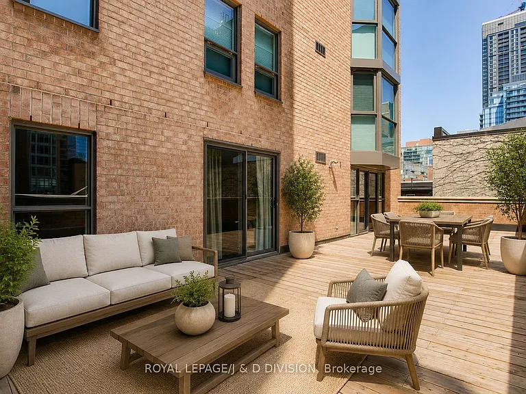25 George St S #405 — Photo 31