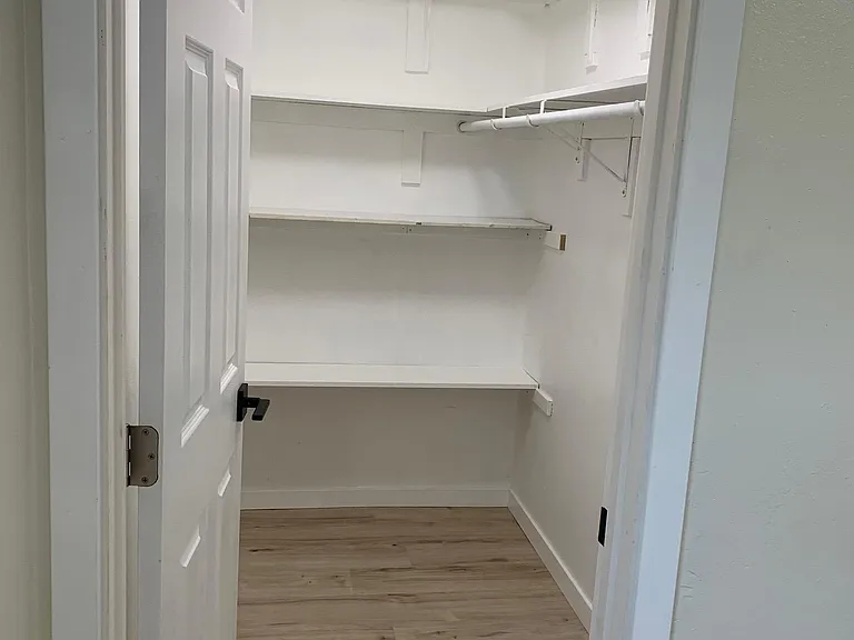 828 N Fee St — Photo 14