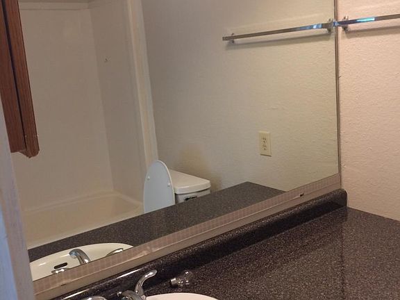 4th image of 135 Sherwood Dr APT B