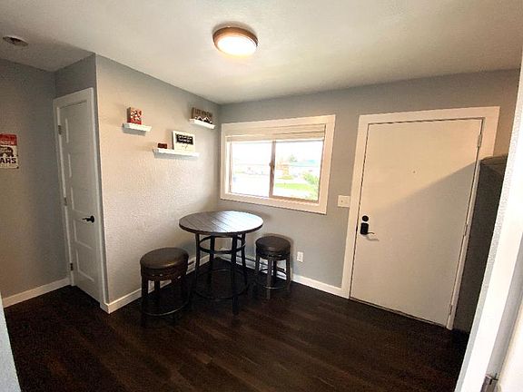 4th image of 187 Glenwood Dr #A