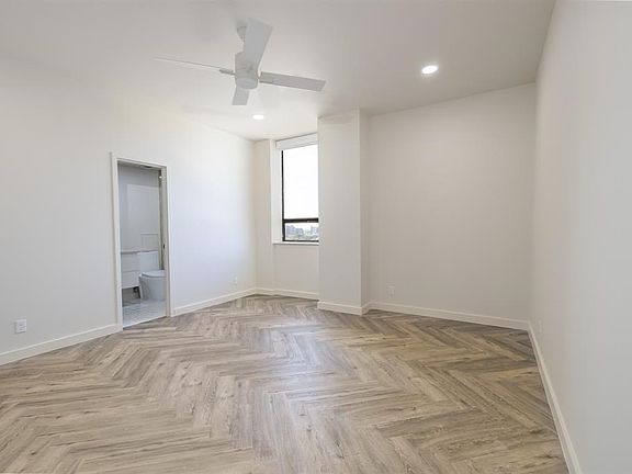 3rd image of 6335 W Northwest Hwy APT 812