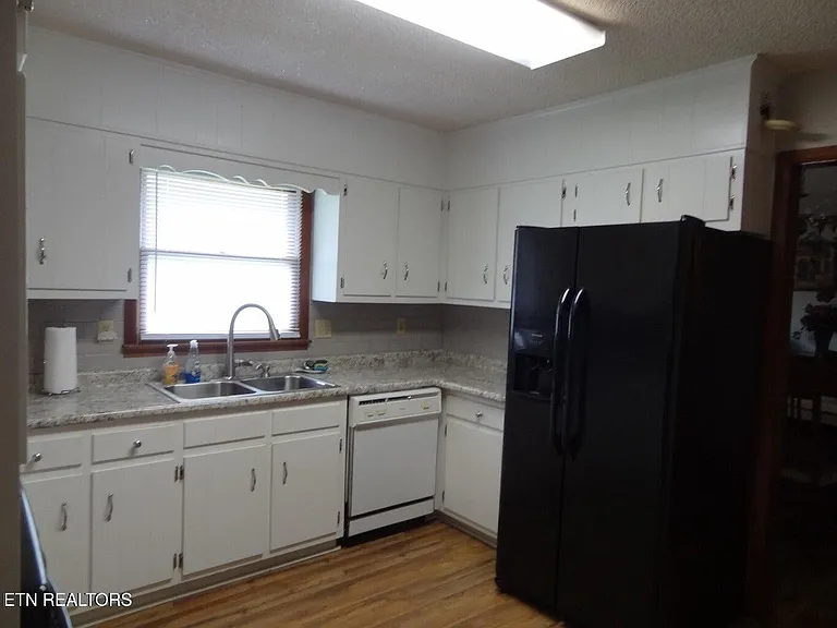 1789 Sparta Hwy — Photo 6