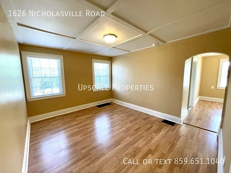 1626 Nicholasville Rd — Photo 9