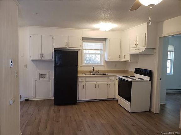 3rd image of 1041 Cleveland Ave