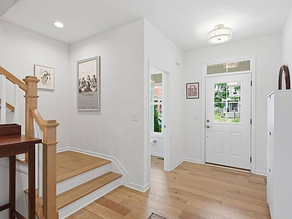 4th image of 1623 Dexter Ave