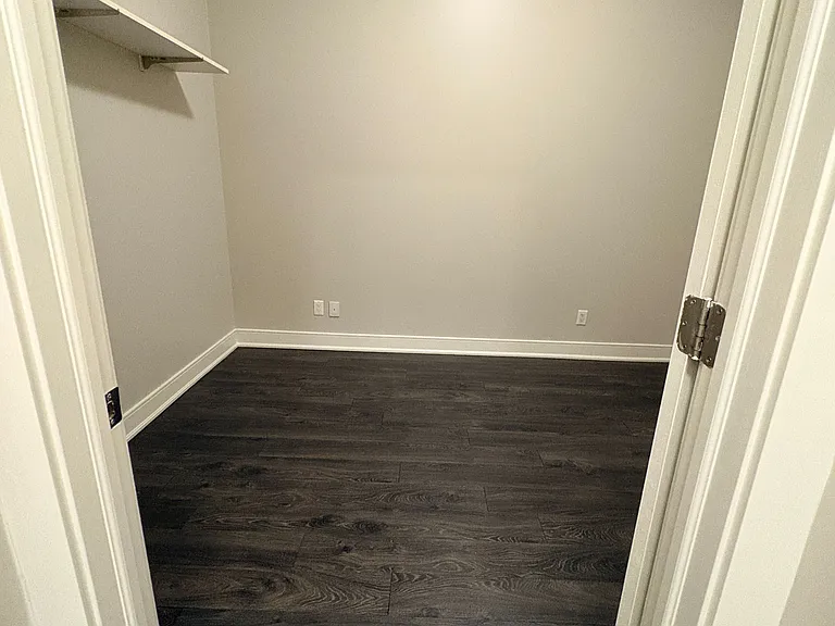 150 Main St W #504 — Photo 9
