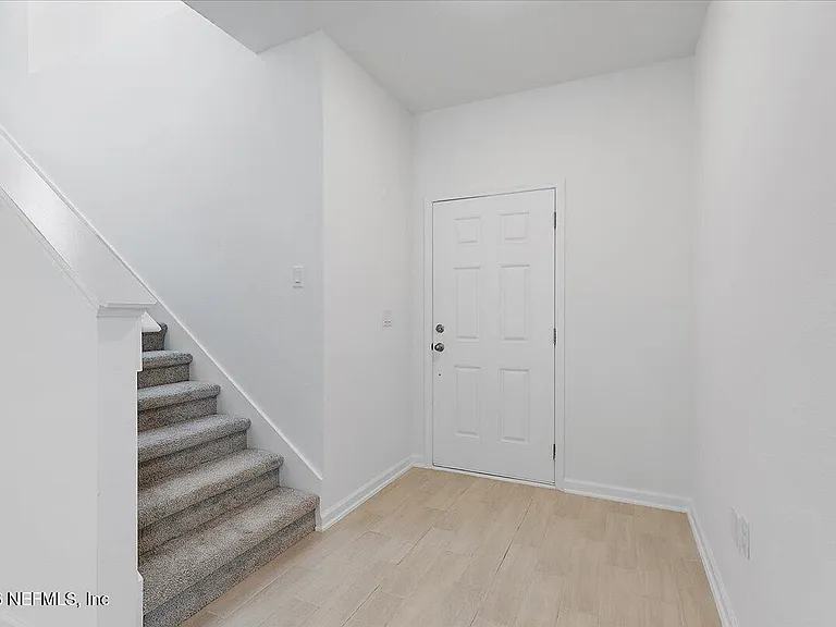 14220 Epply Dr — Photo 8