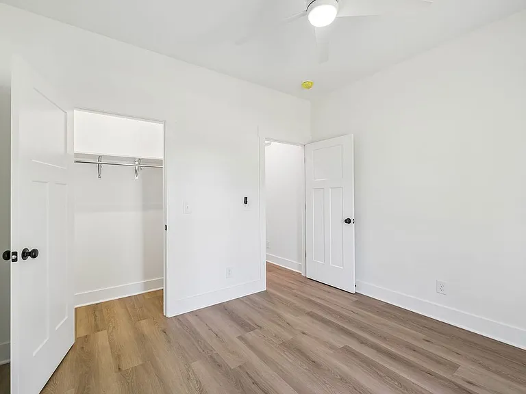 112 Rogers Ave — Photo 17