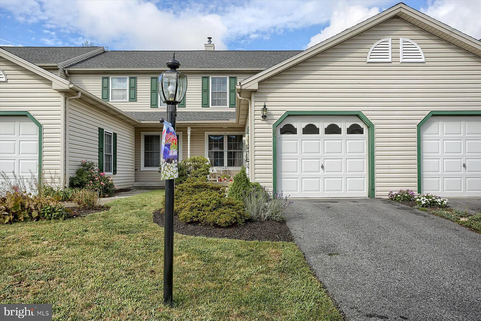 23 Nottingham Dr photo 1