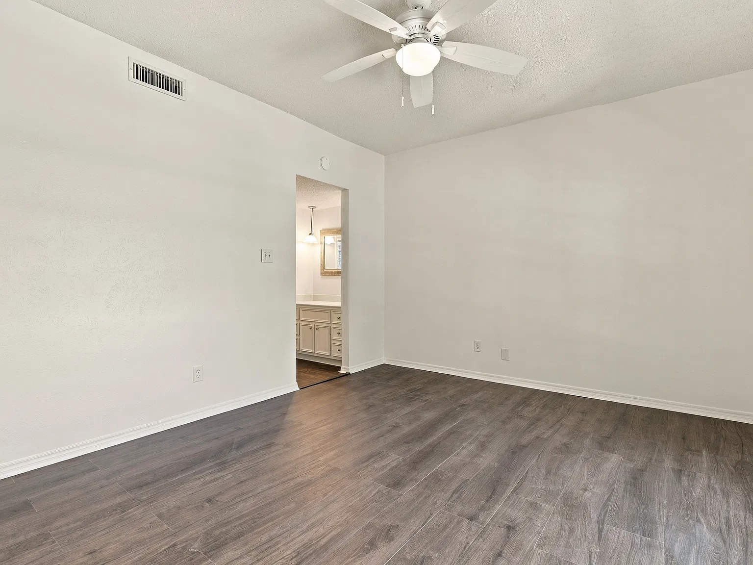 1 bed, 764 sqft, $1,675 — Photo 3