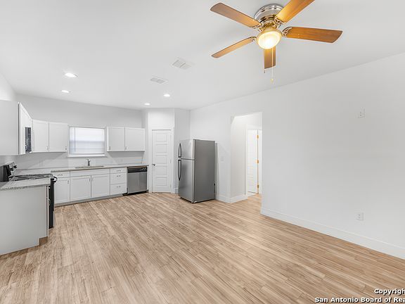 3rd image of 414 Spruce St #102