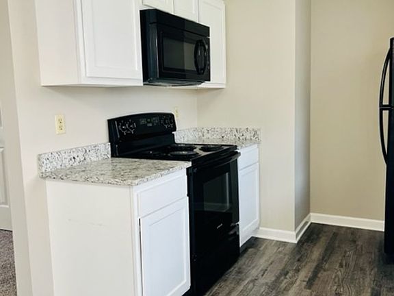 2nd image of 131 Bright St APT 3