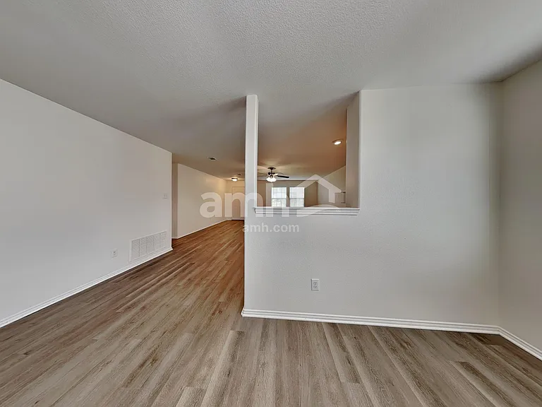 506 Azalea Dr — Photo 9