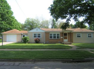 302 E Gibbs St, Saint Johns, MI 48879
