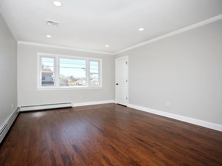 611 Kingsland Ave — Photo 5