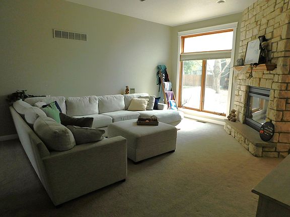 4th image of 310 Ashwood Ct