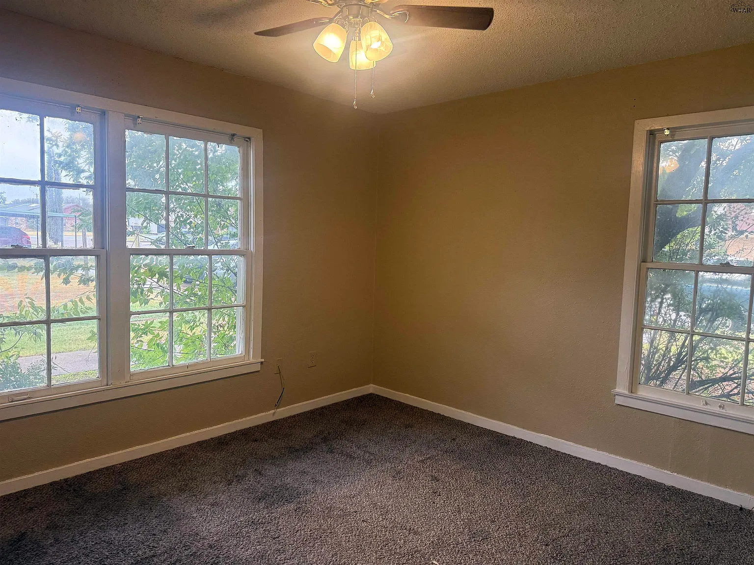 2 bed, 1.0 bath, 804 sqft, $1,000 — Photo 4