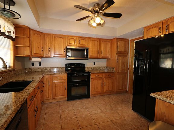 4th image of 7620 Saint Andrews Road