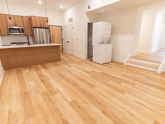4th image of 915 S 12th St #4