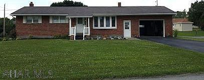 1st image of 204 Hillcrest Dr