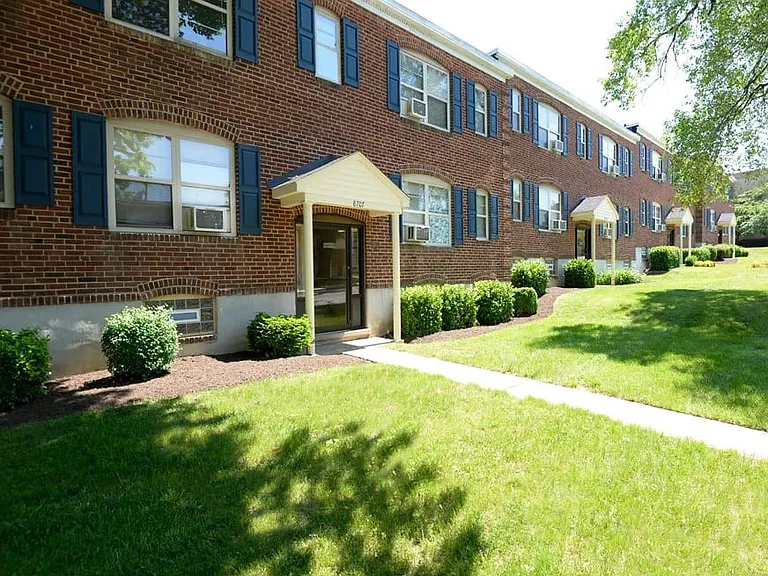 Loch Bend Apartments — Photo 6