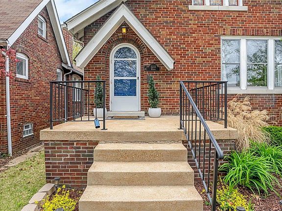 3rd image of 5223 Winona Ave