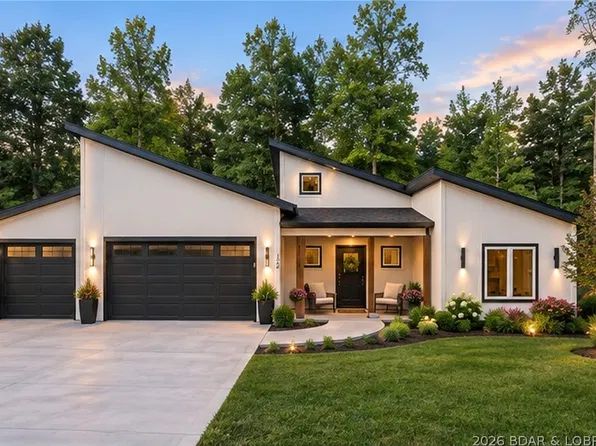 1340 Champion Dr, Sunrise Beach, MO 65079