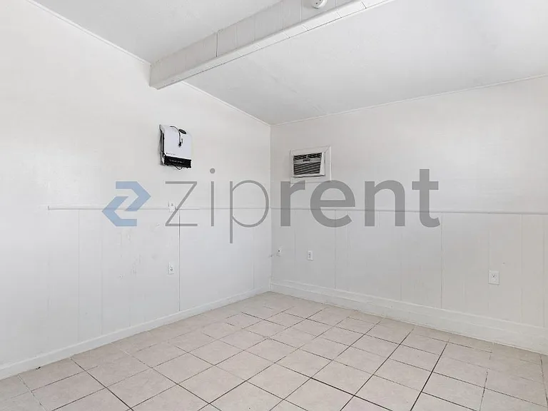 221 Milinane Dr — Photo 24