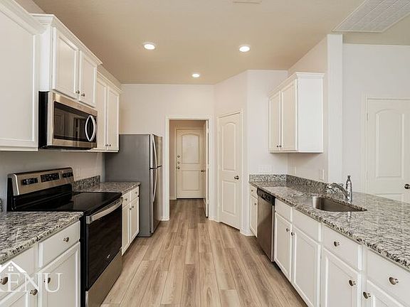 5th image of 10422 Sweetwater Creek Dr