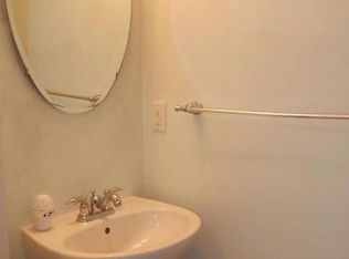 15 New Castle St, Farmingdale, NJ 07727