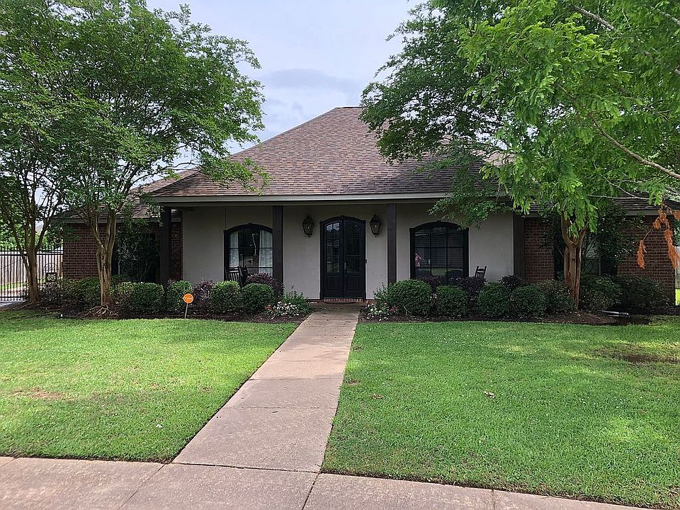 1st image of 614 W Way Dr