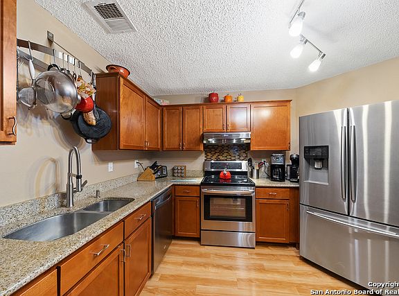 4th image of 7658 Aspen Park Dr