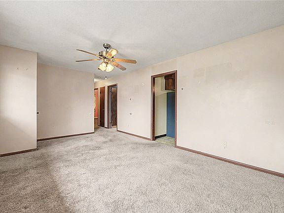4th image of 715 N 12th Pl
