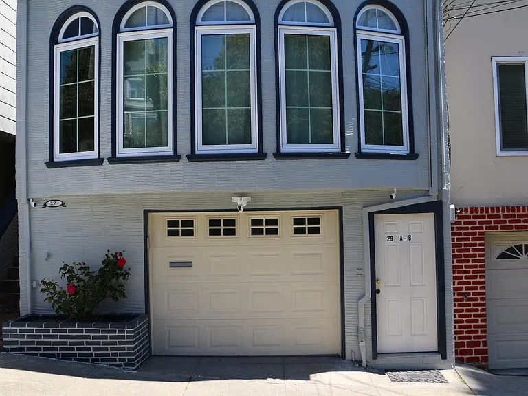 Independent entrance to the unit.
