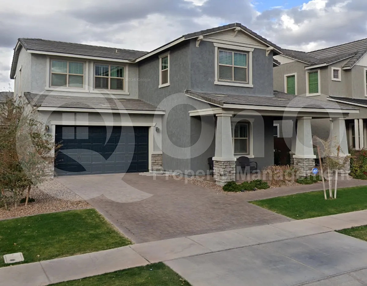 6 bed, 4.0 bath, 3628 sqft, $3,900 — Photo 2
