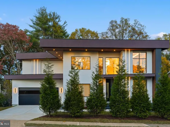 9408 Old Courthouse Rd, Vienna, VA 22182