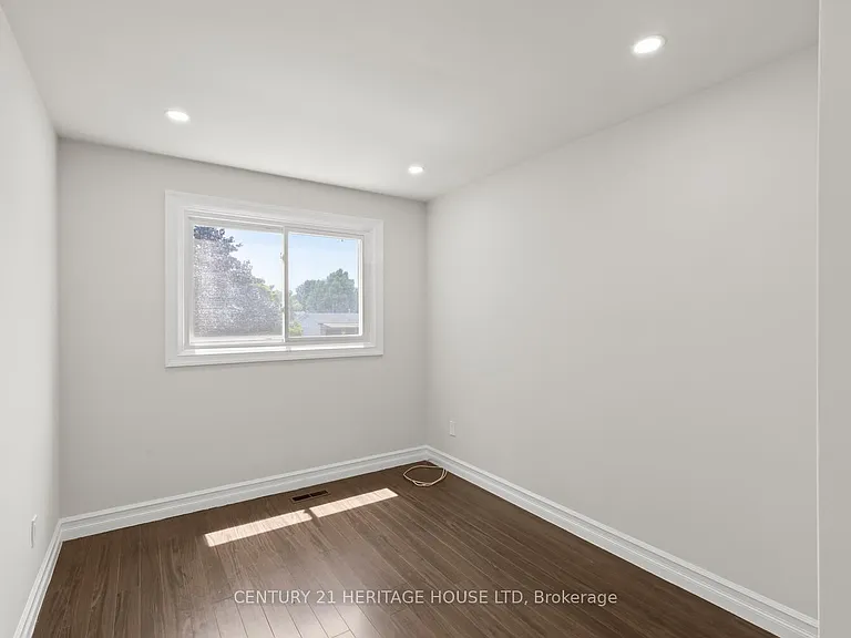57 Vanbuskirk Dr — Photo 14
