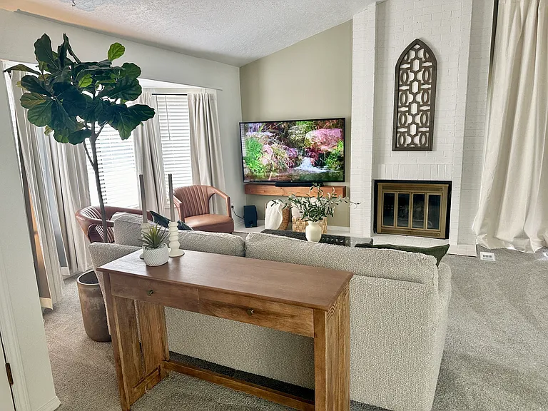 SW Summer Lake Dr — Photo 2