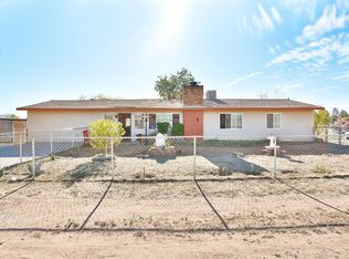 15420 Navajo Rd, Apple Valley, CA 92307