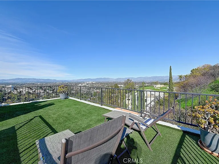 3952 Oakfield Dr — Photo 9