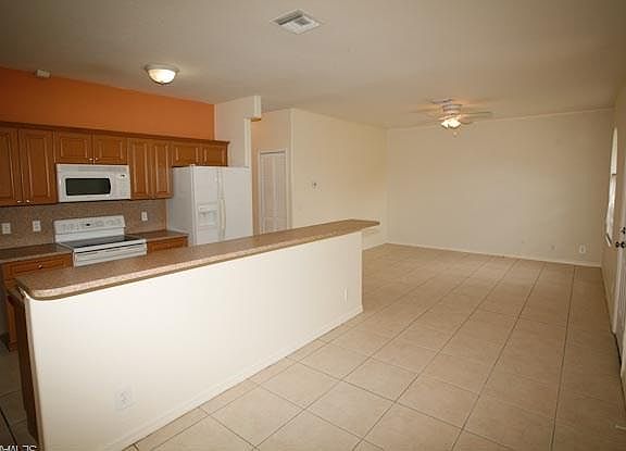 3rd image of 5008 Leonard Blvd S