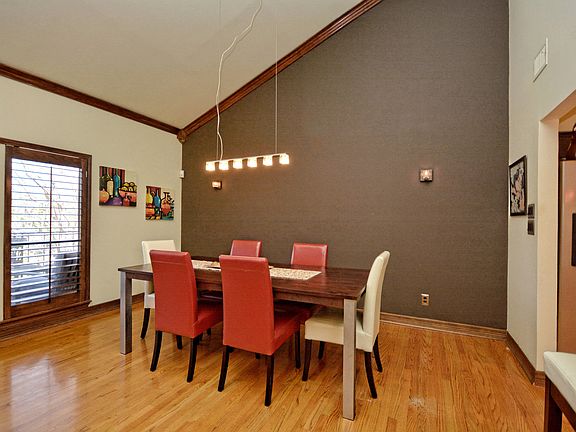 5th image of 1821 Westlake Dr APT 127
