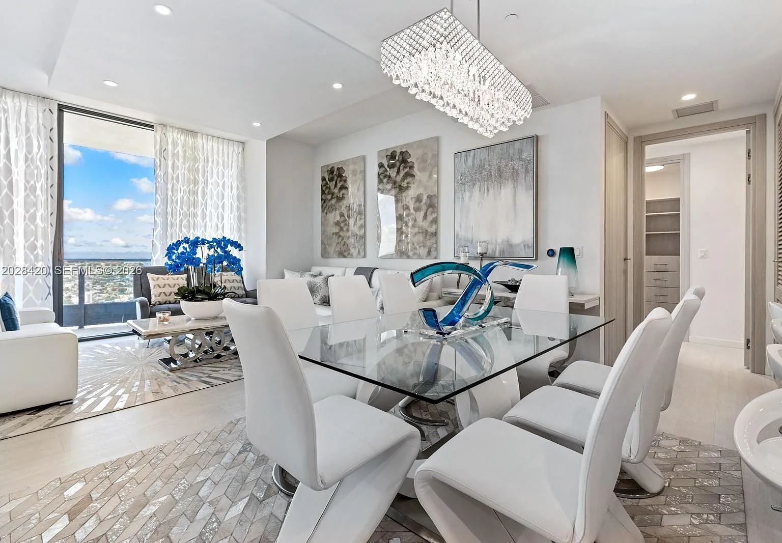 Brickell Flatiron Condo — Photo 1