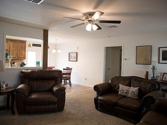 4th image of 207 Oakwood Dr