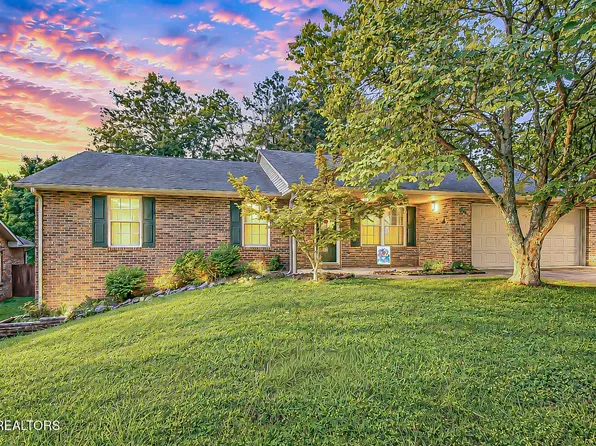 2130 Tuscany Gardens Dr, Powell, TN 37849